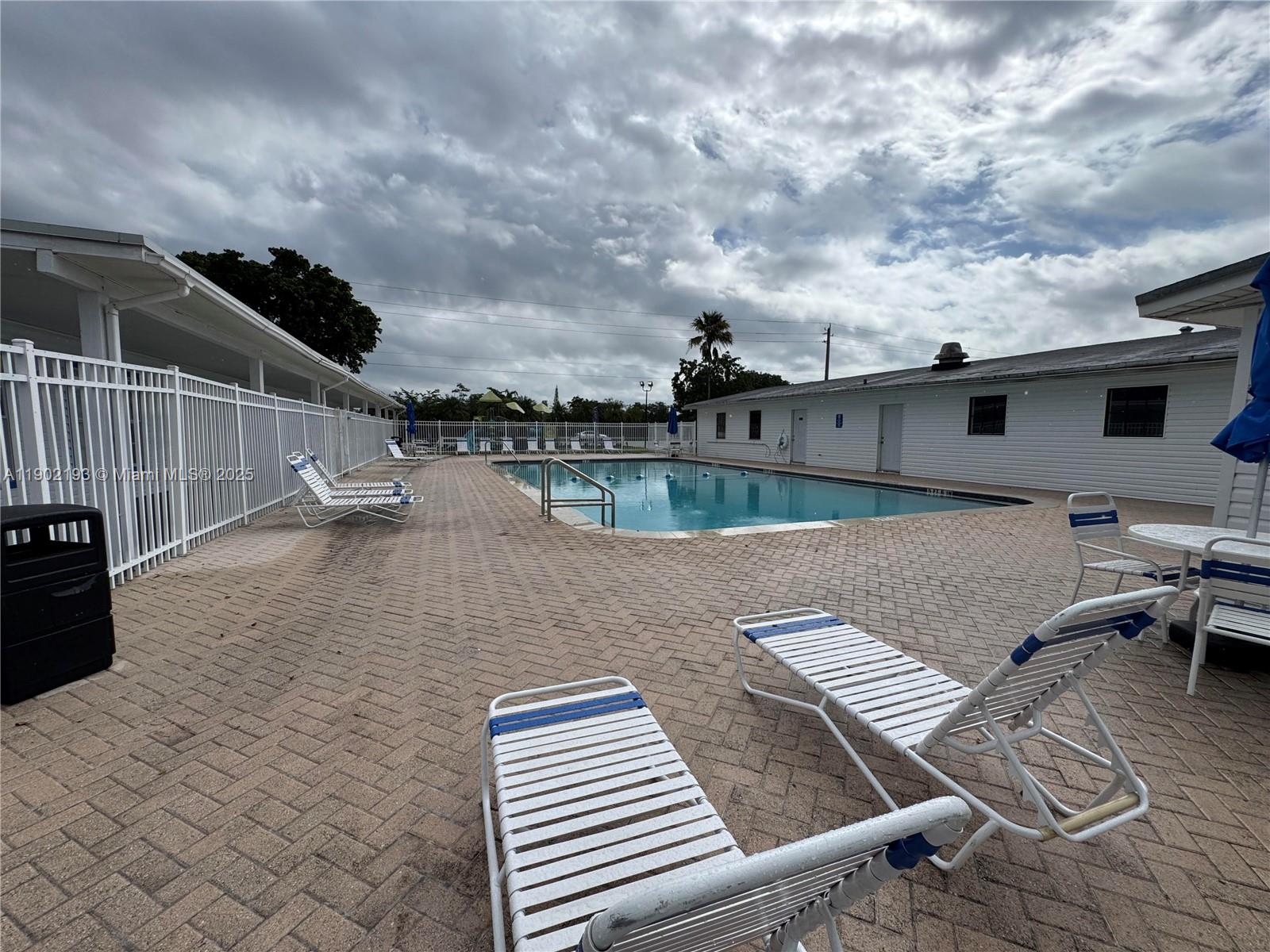 WESTERN HILLS ESTATES SEC - Residential