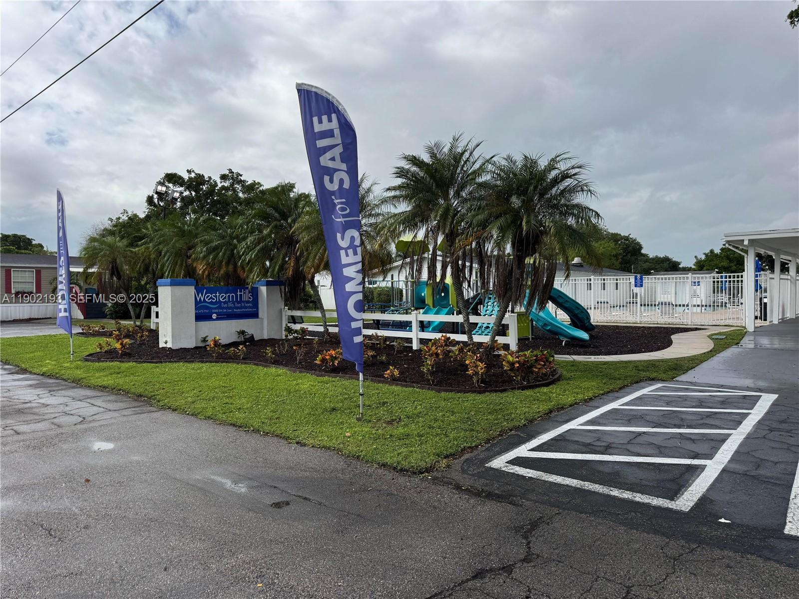 WESTERN HILLS ESTATES SEC - Residential