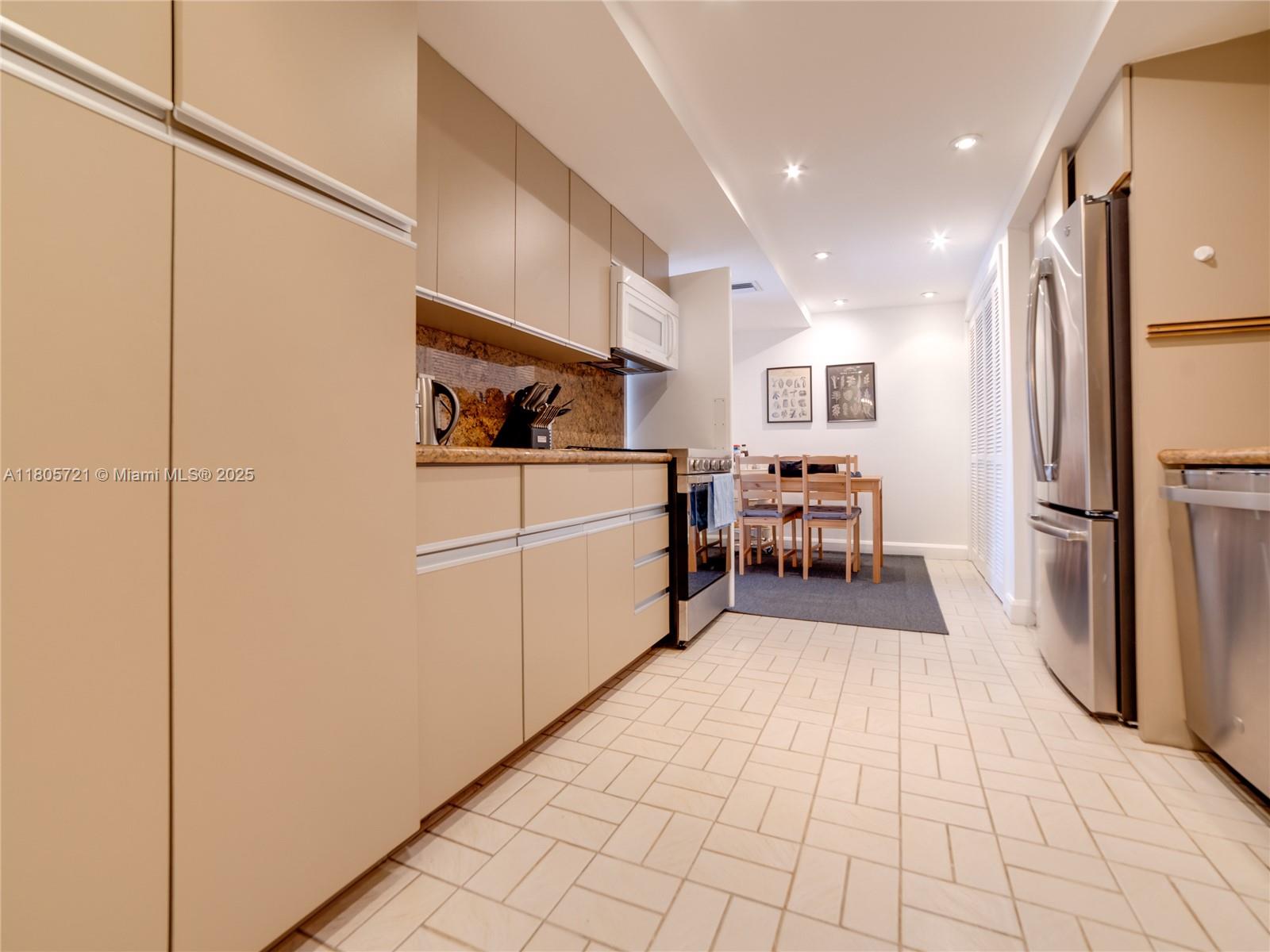 GROVE ISLE CONDO - Residential Lease