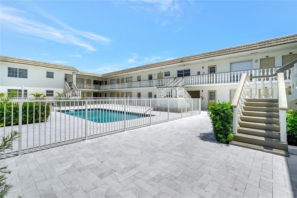 Photo of 5450 Hollywood Blvd #108, Hollywood, FL 33021 (MLS # A11800149)