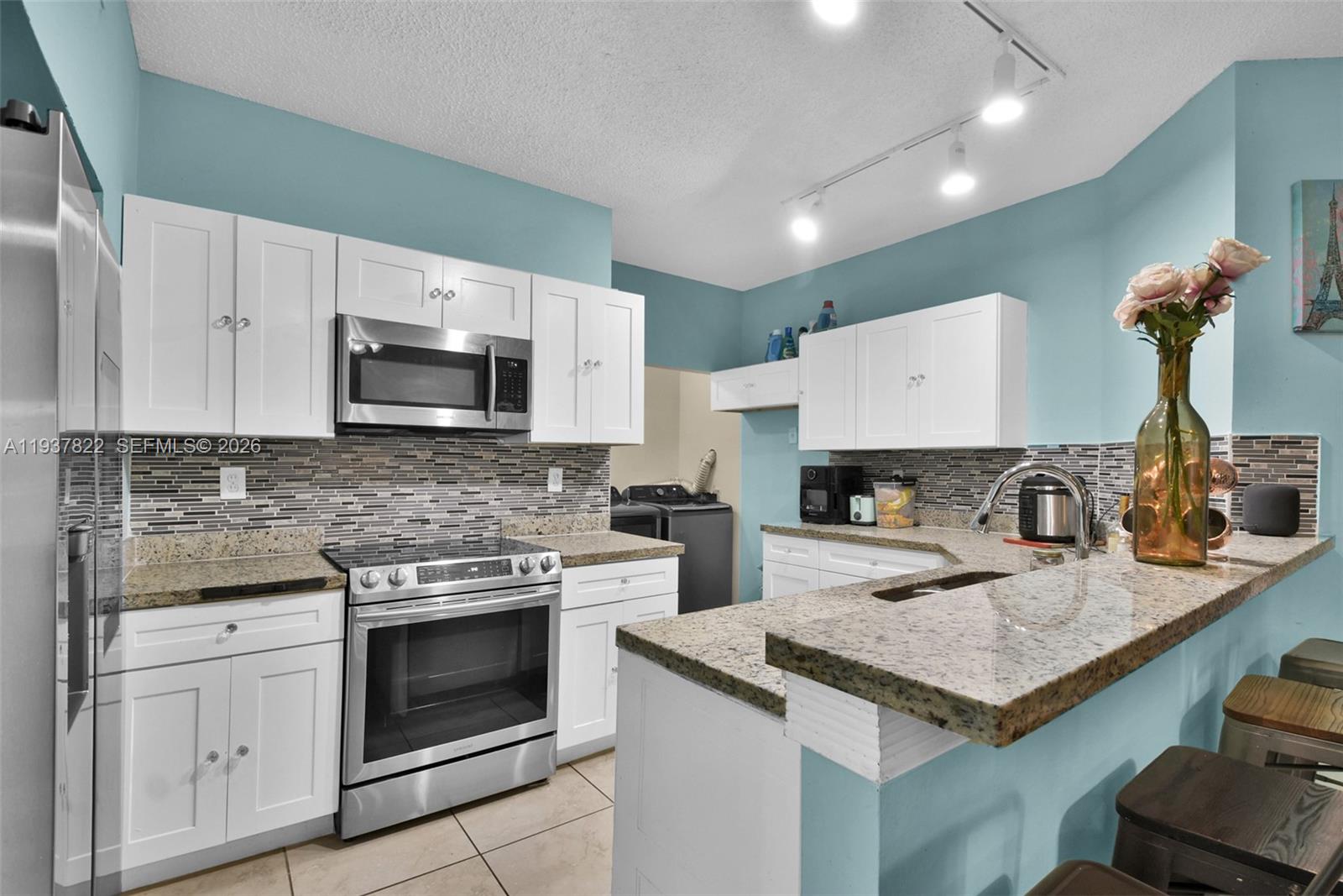 PEPPERTREE ON THE PARK CO - Residential