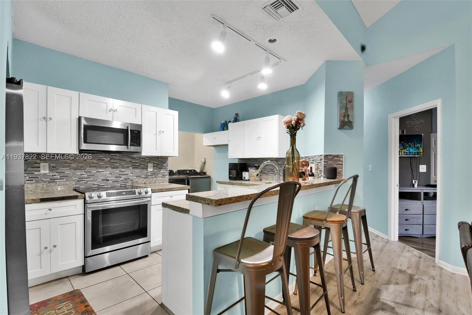 PEPPERTREE ON THE PARK CO - Residential