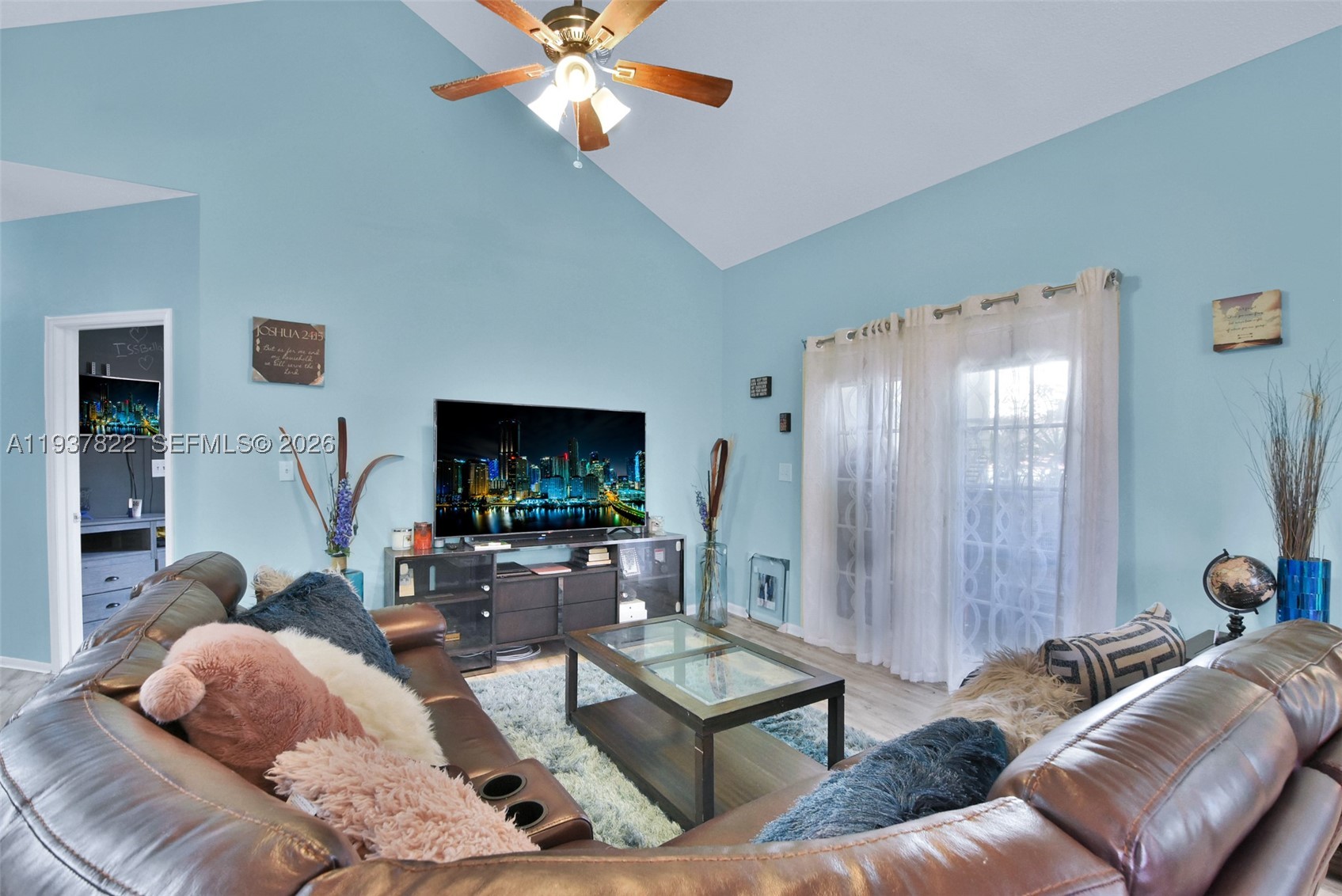 1419 Avon Ln 216