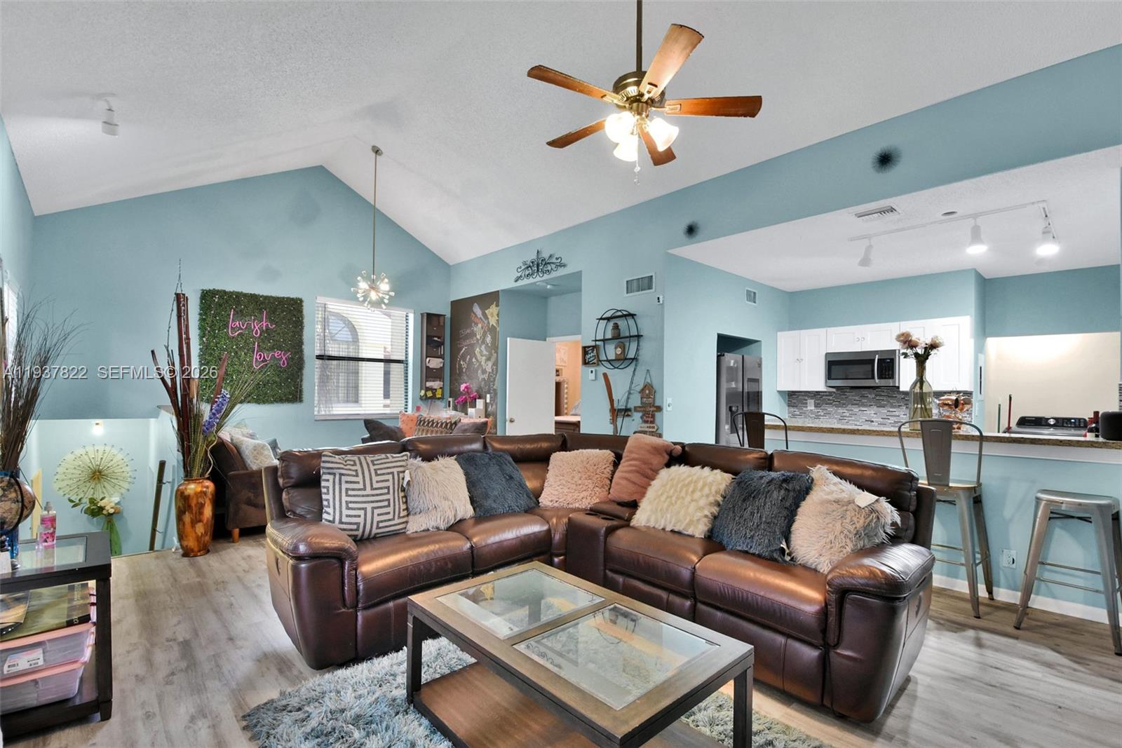 PEPPERTREE ON THE PARK CO - Residential