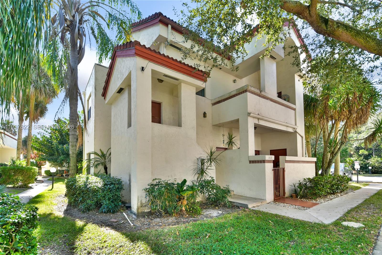 PEPPERTREE ON THE PARK CO - Residential