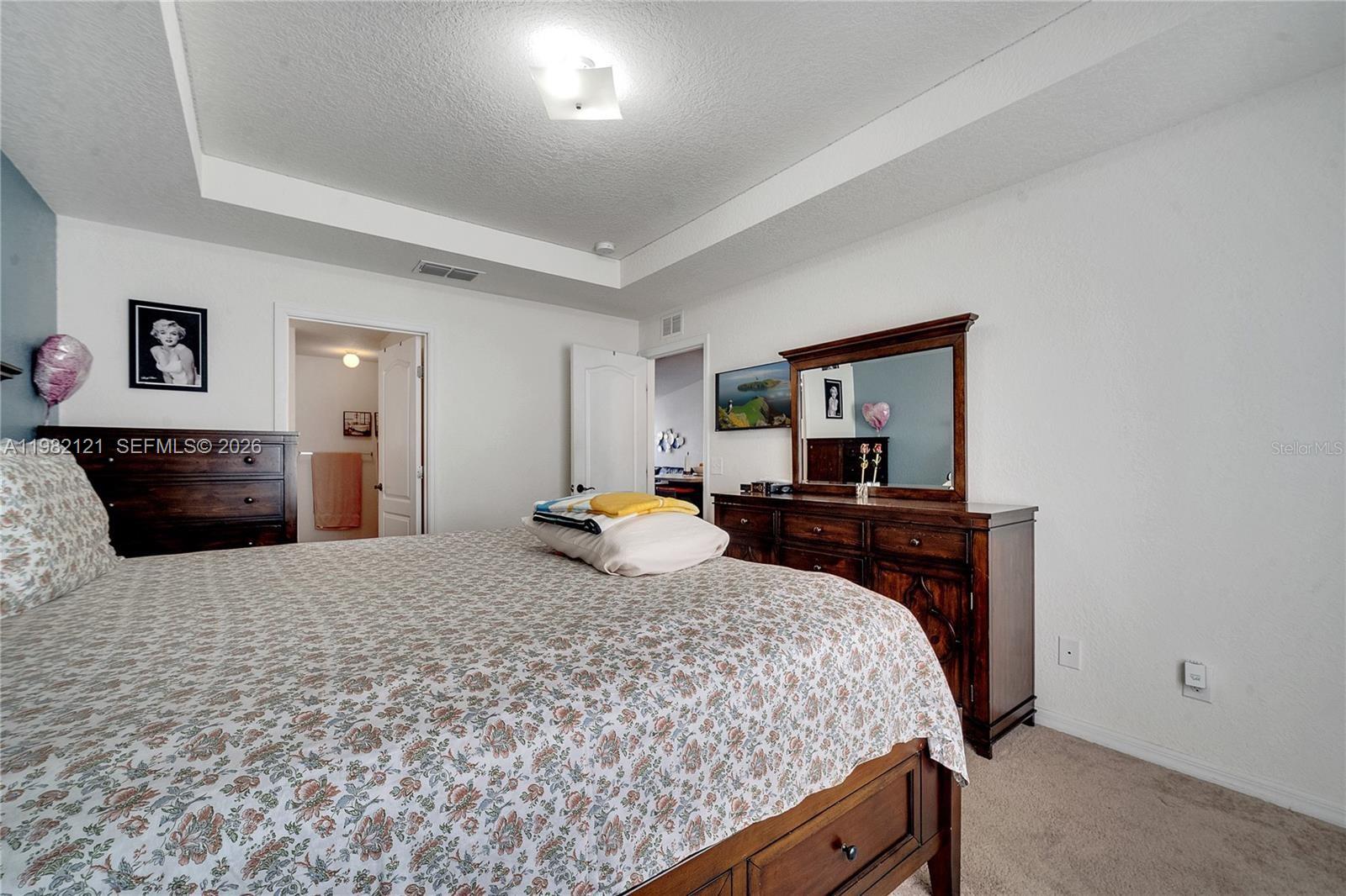 Snell Creek Manor - Residential