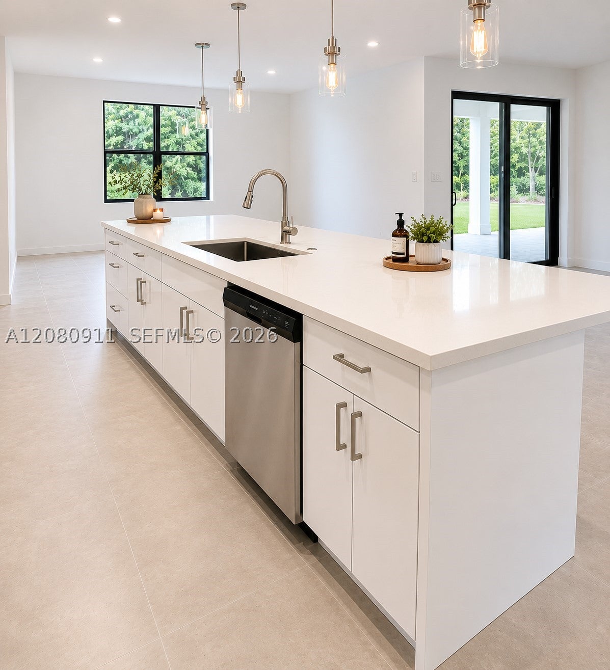 2820 W 44