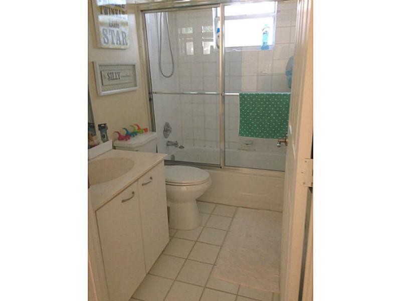 LAS FLORES - Residential Lease