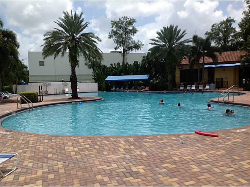LAS FLORES - Residential Lease