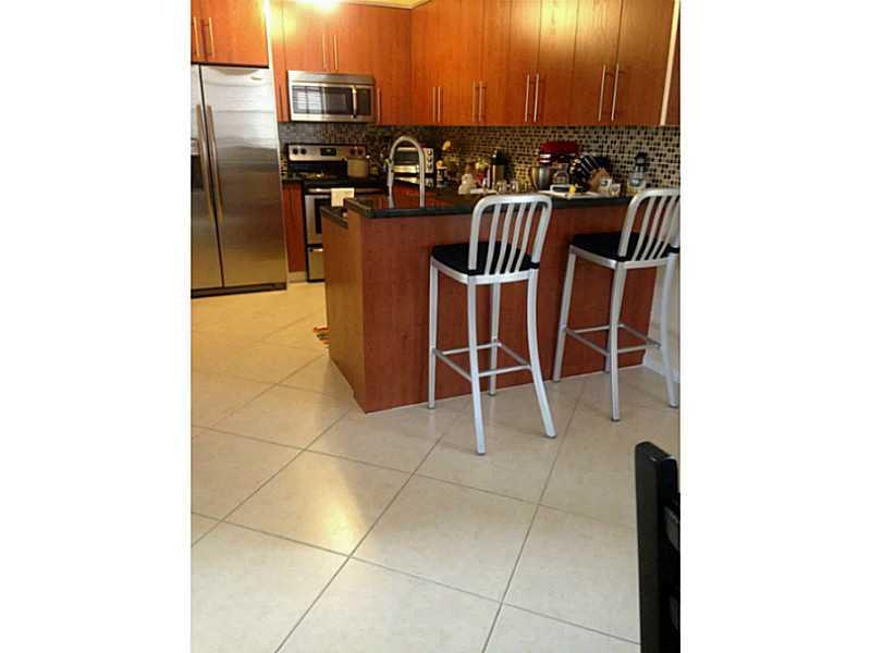 LAS FLORES - Residential Lease