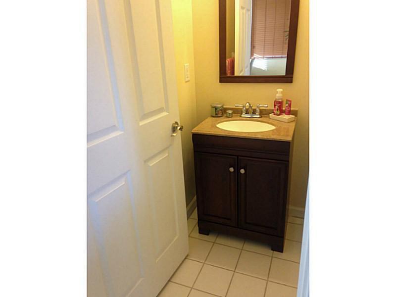 LAS FLORES - Residential Lease