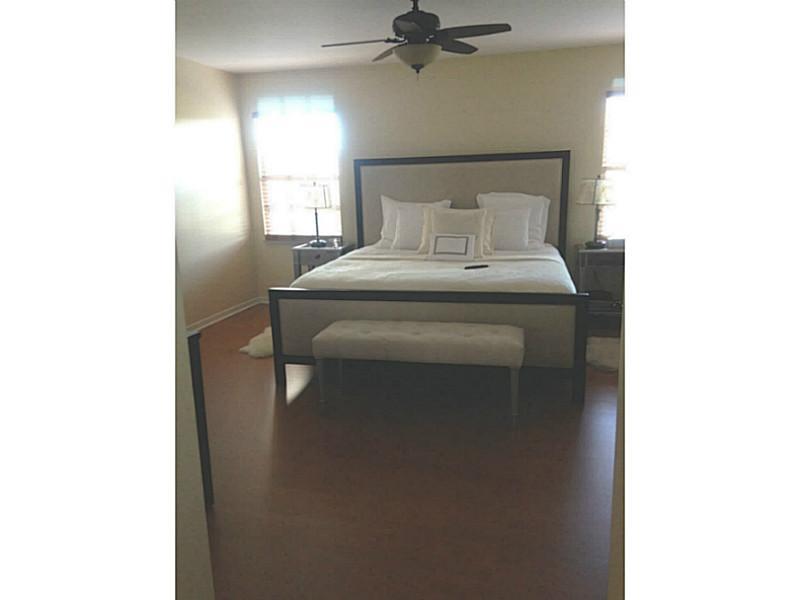 LAS FLORES - Residential Lease