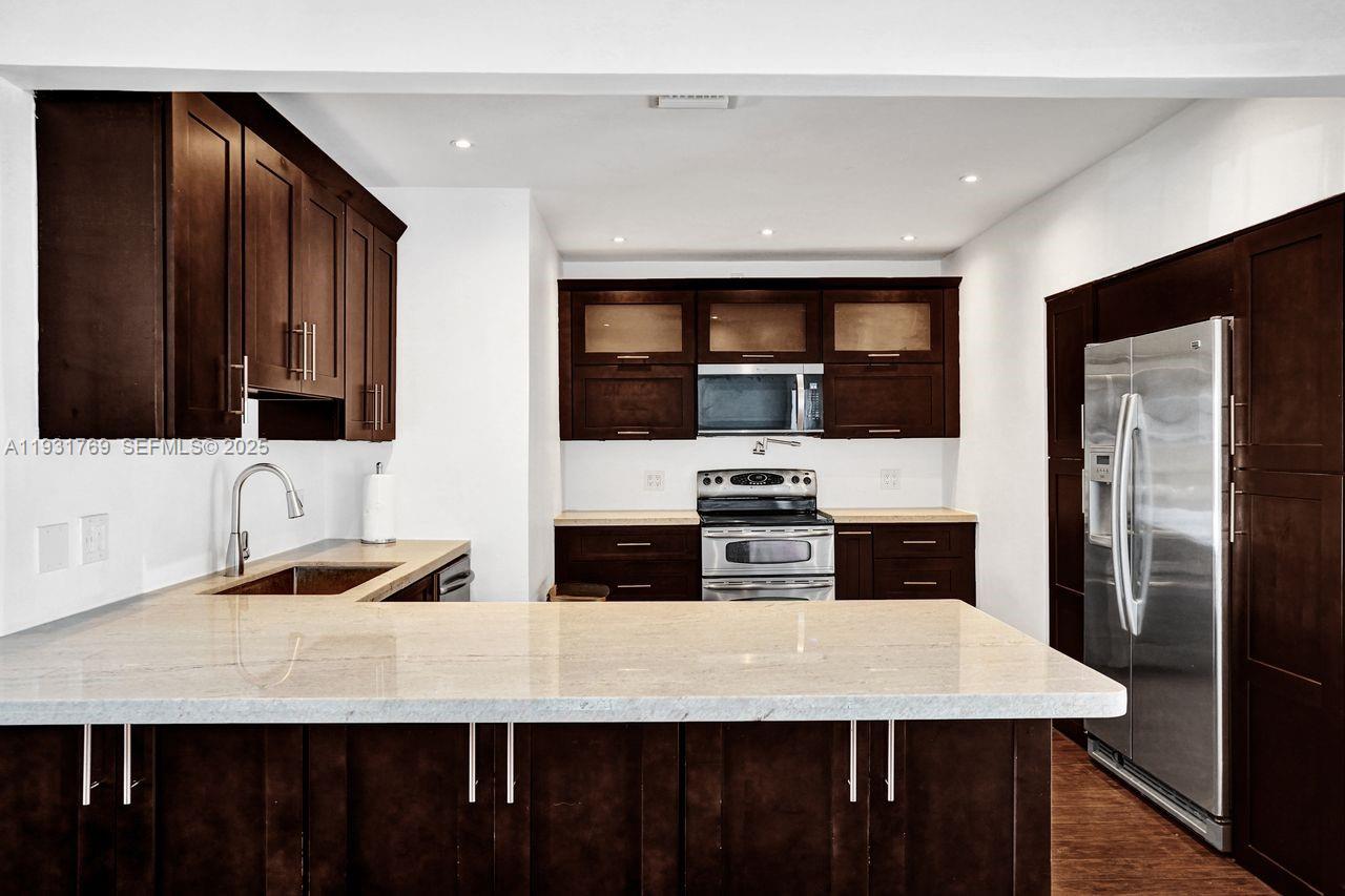 REID MANOR - Residential Lease