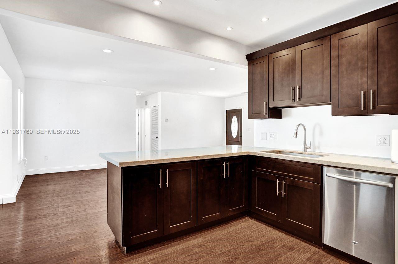 REID MANOR - Residential Lease