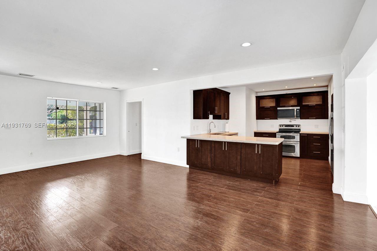 REID MANOR - Residential Lease