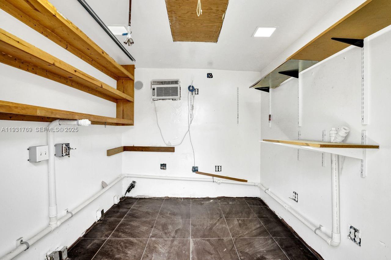 REID MANOR - Residential Lease