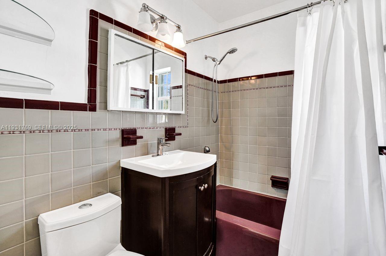 REID MANOR - Residential Lease