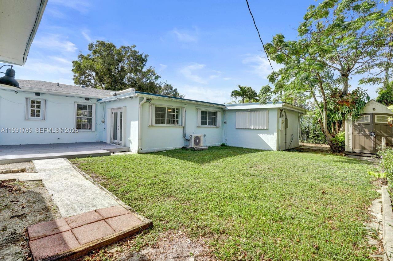 REID MANOR - Residential Lease