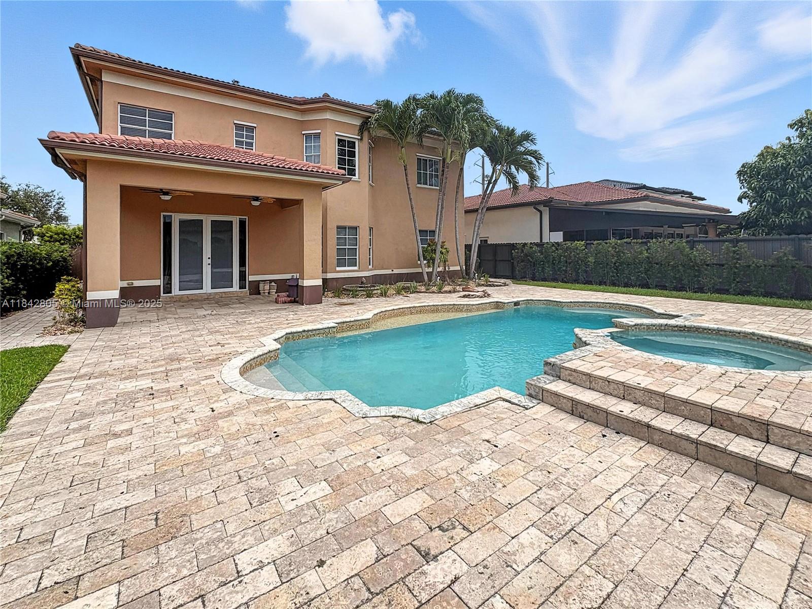 EDMAR HOMES - Residential