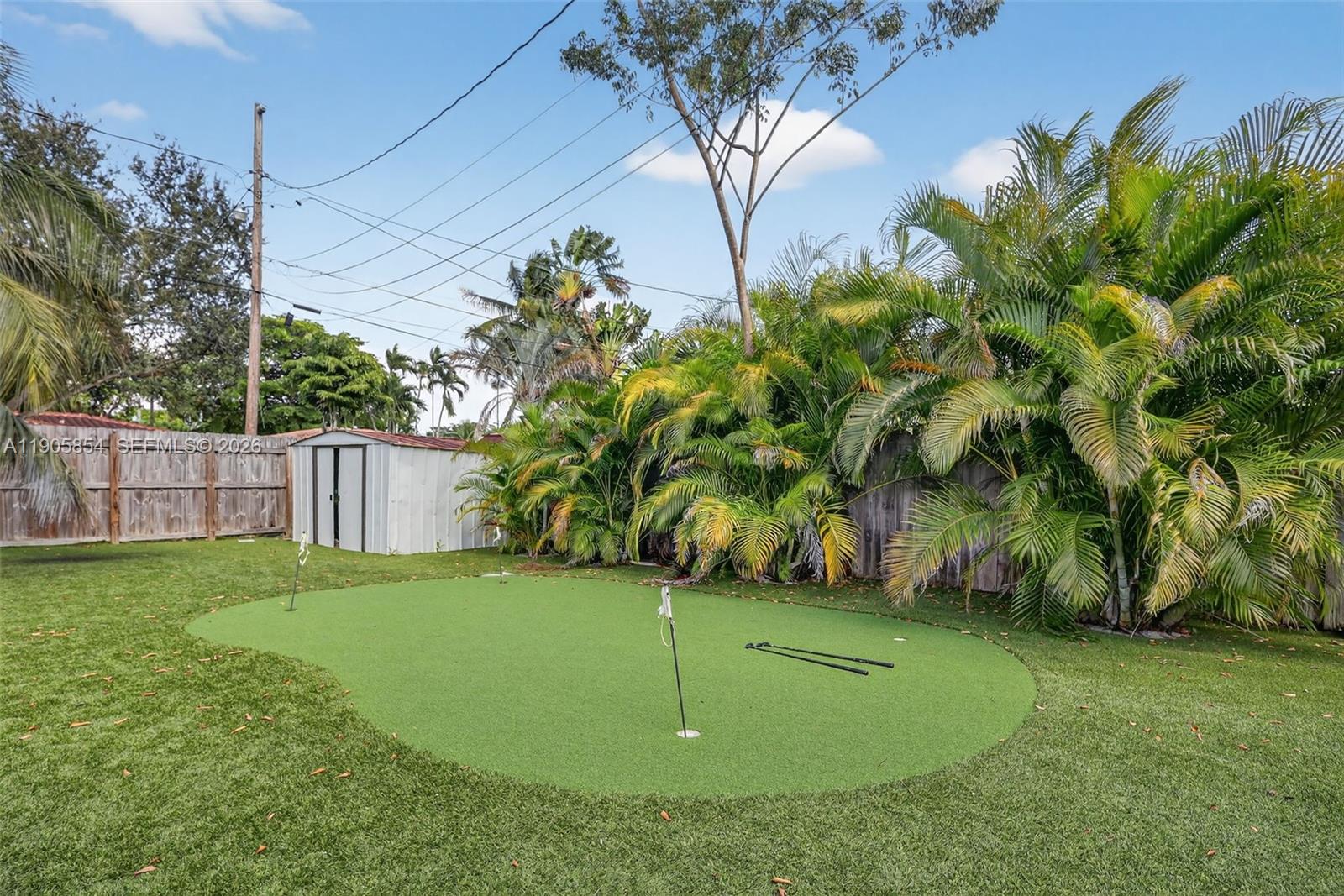 HOLLYWOOD VIEW - Residential