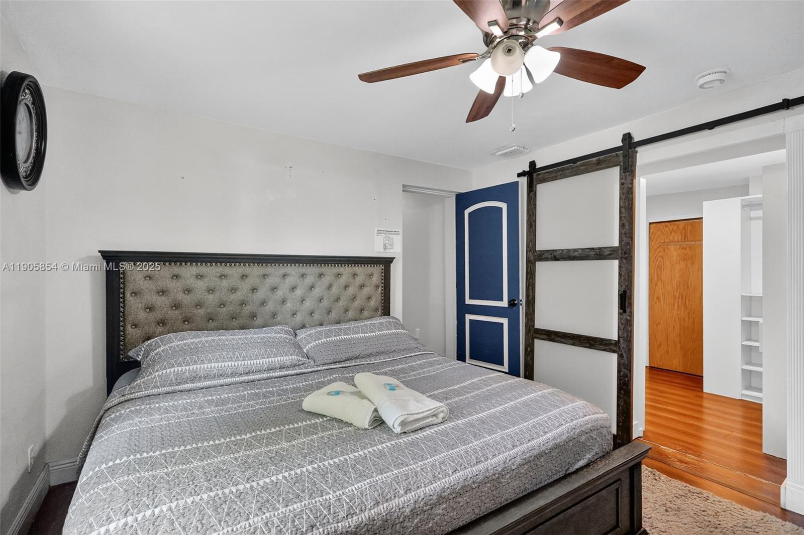 HOLLYWOOD VIEW - Residential