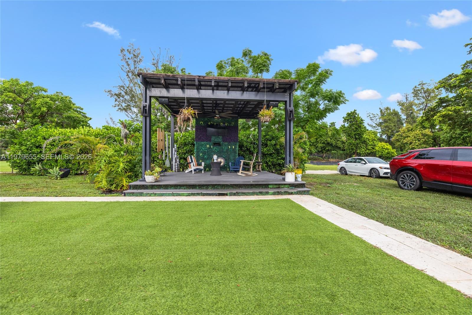 BIRD ROAD FARMSITES - Residential