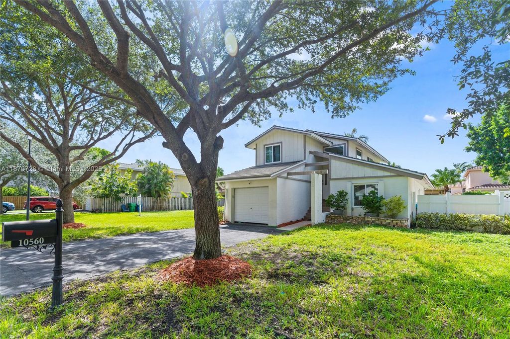Photo of 10560 La Placida Dr, Coral Springs, FL 33065 (MLS # A11879728)