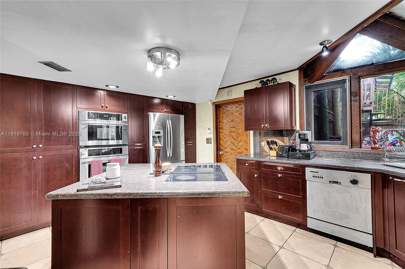 RIVER LANDS - Residential