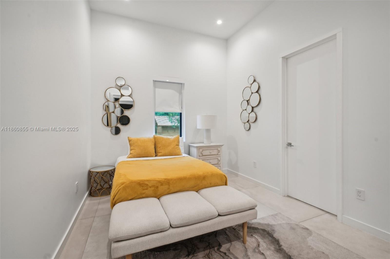 TOWN & RANCH ESTS - Residential