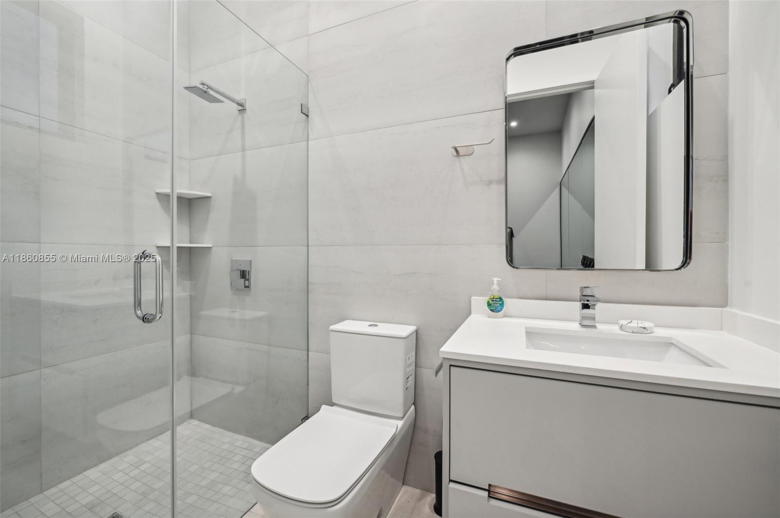 TOWN & RANCH ESTS - Residential