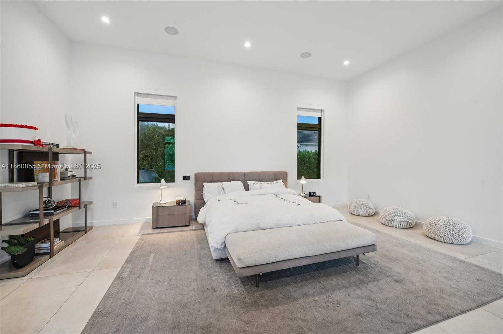TOWN & RANCH ESTS - Residential