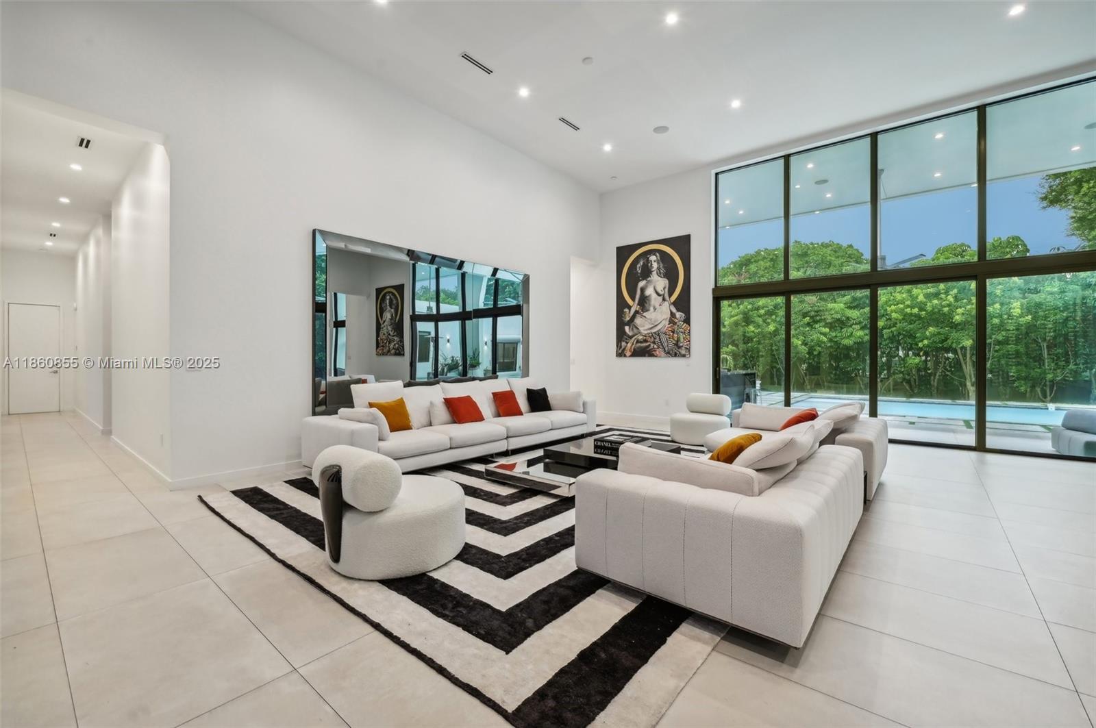 TOWN & RANCH ESTS - Residential