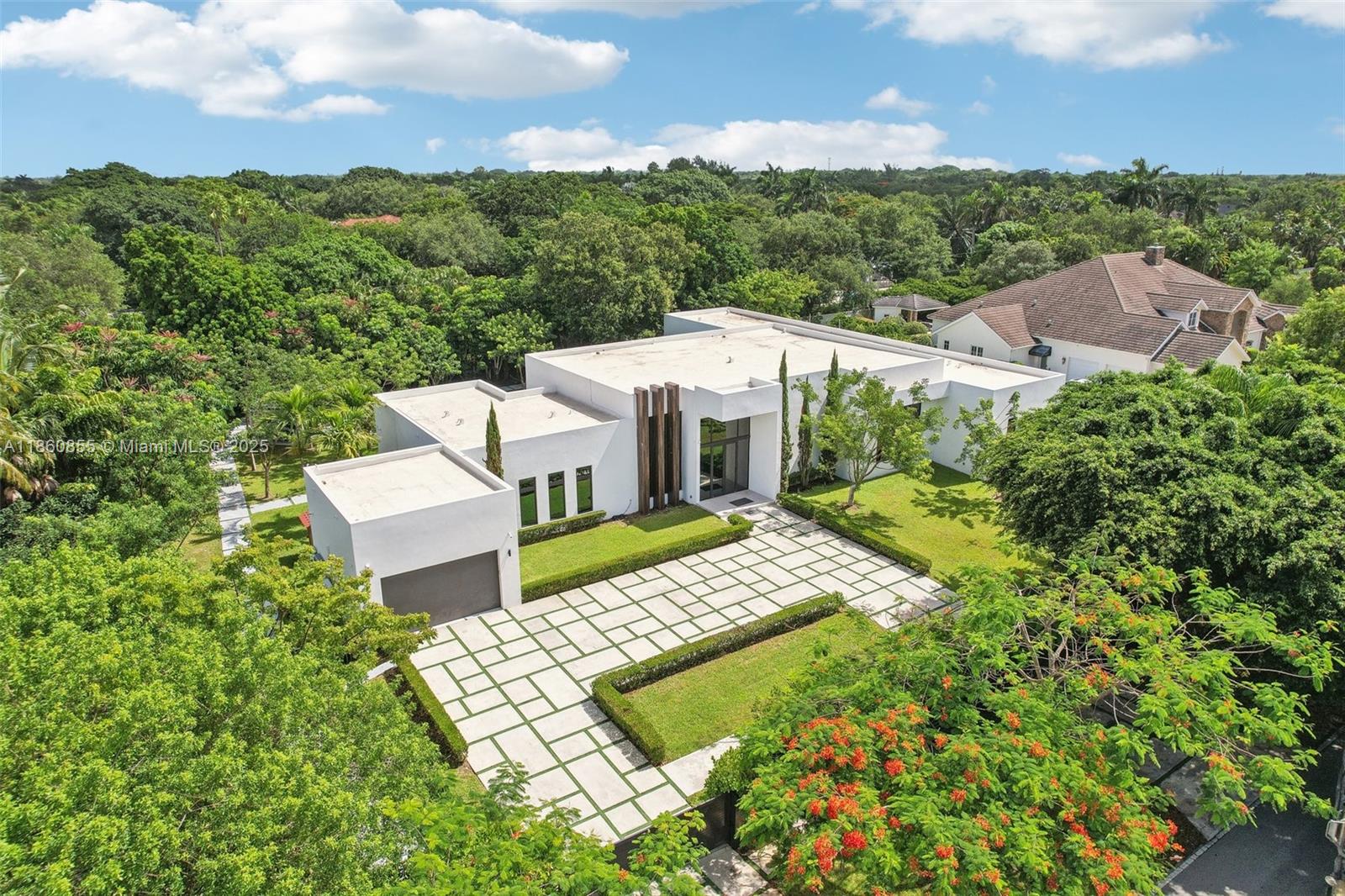 TOWN & RANCH ESTS - Residential