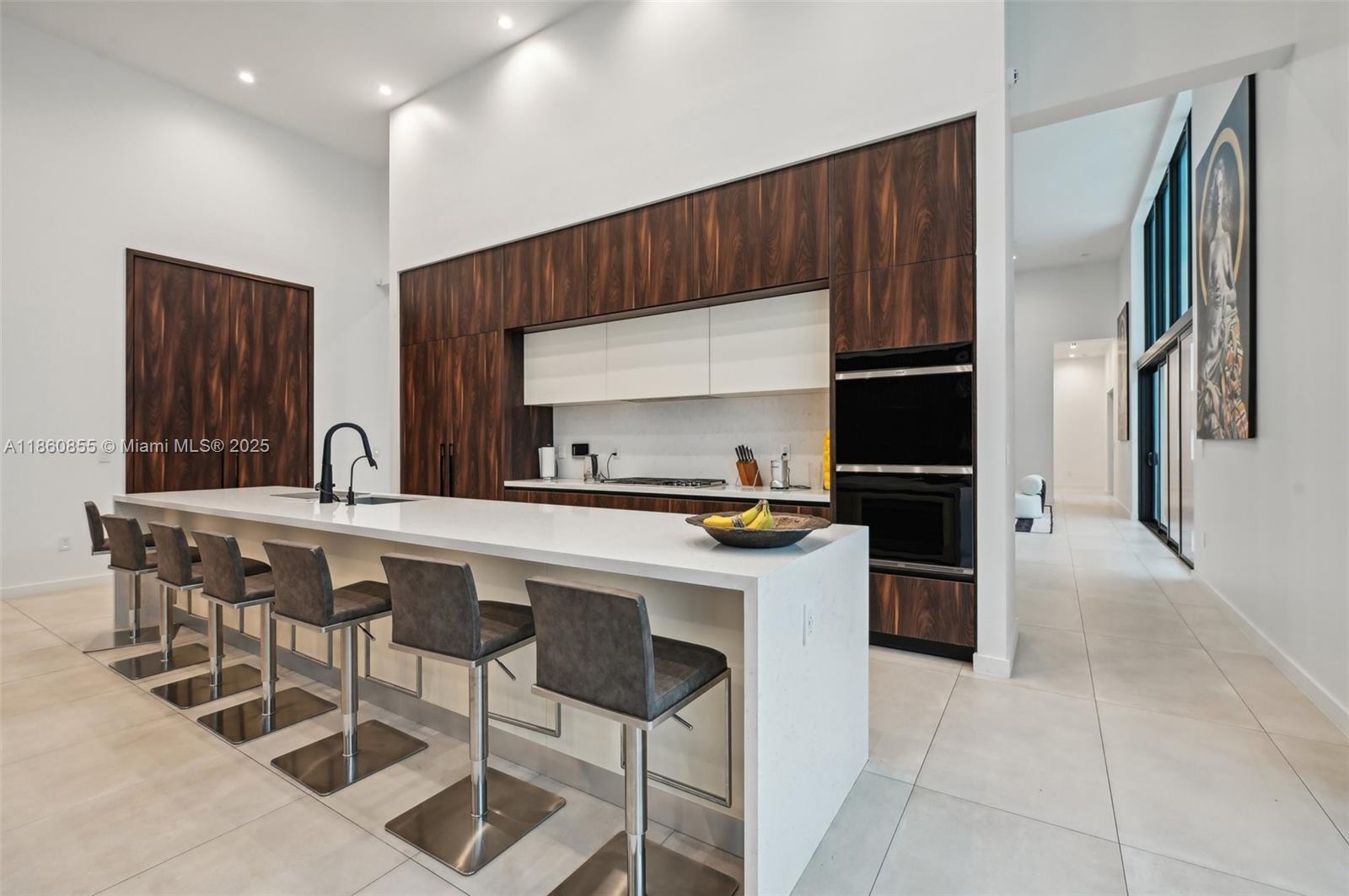 TOWN & RANCH ESTS - Residential