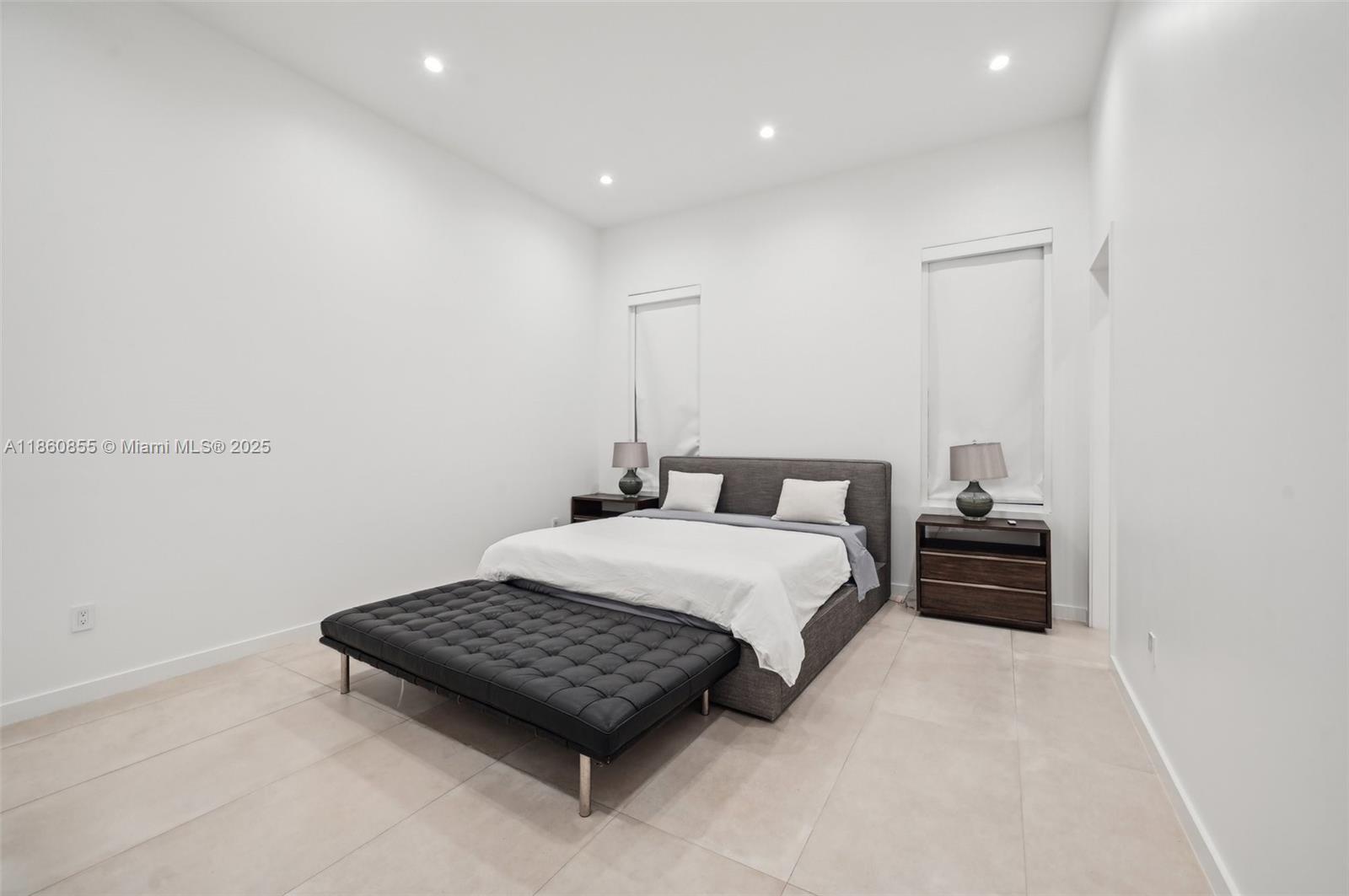 TOWN & RANCH ESTS - Residential
