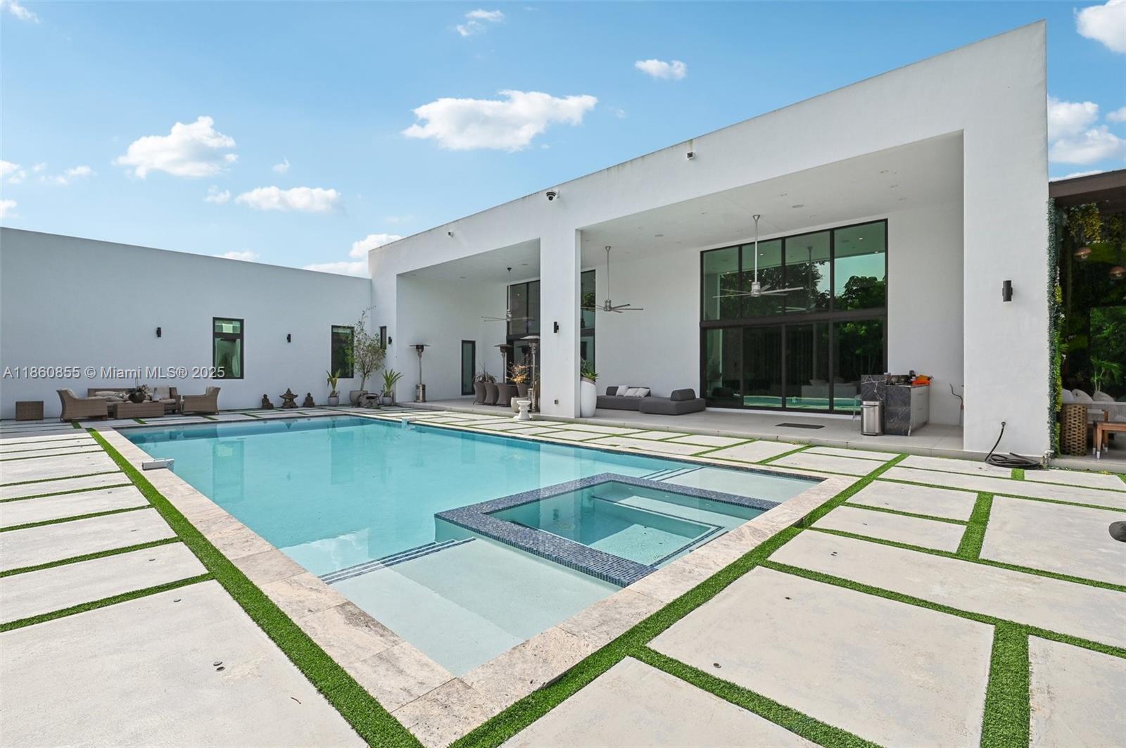 TOWN & RANCH ESTS - Residential