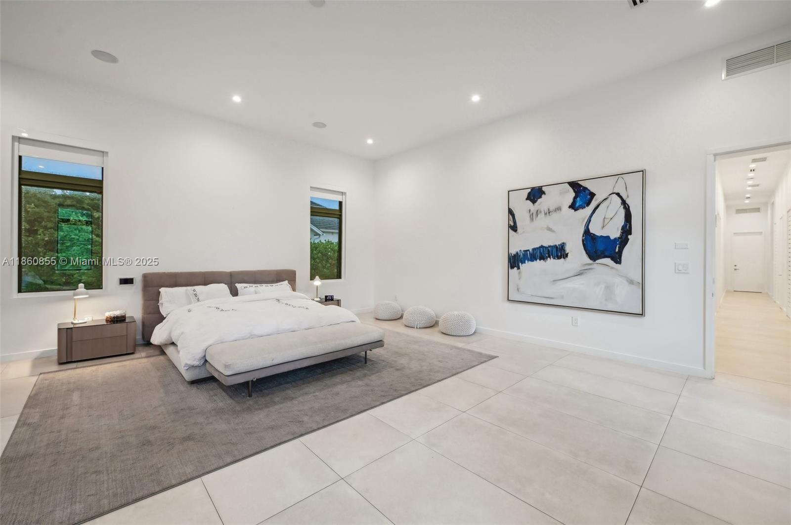 TOWN & RANCH ESTS - Residential