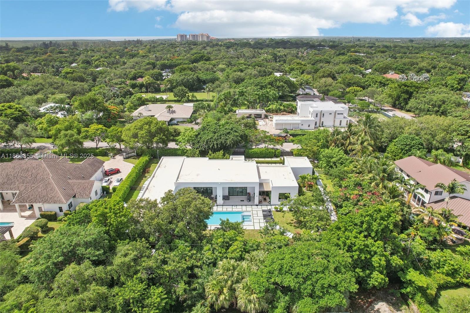 TOWN & RANCH ESTS - Residential