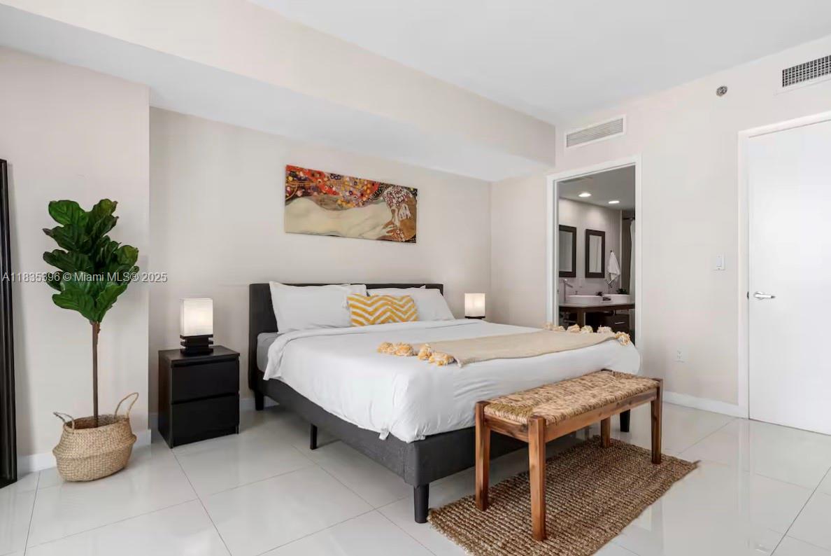 ICON BRICKELL CONDO NO 3 - Residential