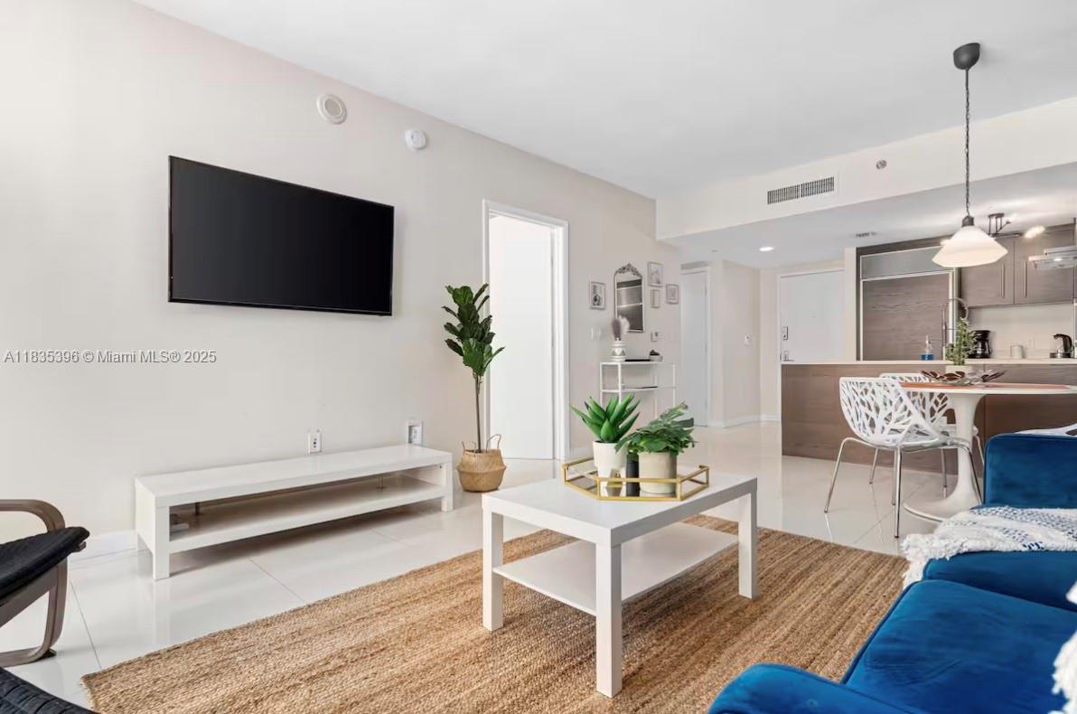 ICON BRICKELL CONDO NO 3 - Residential