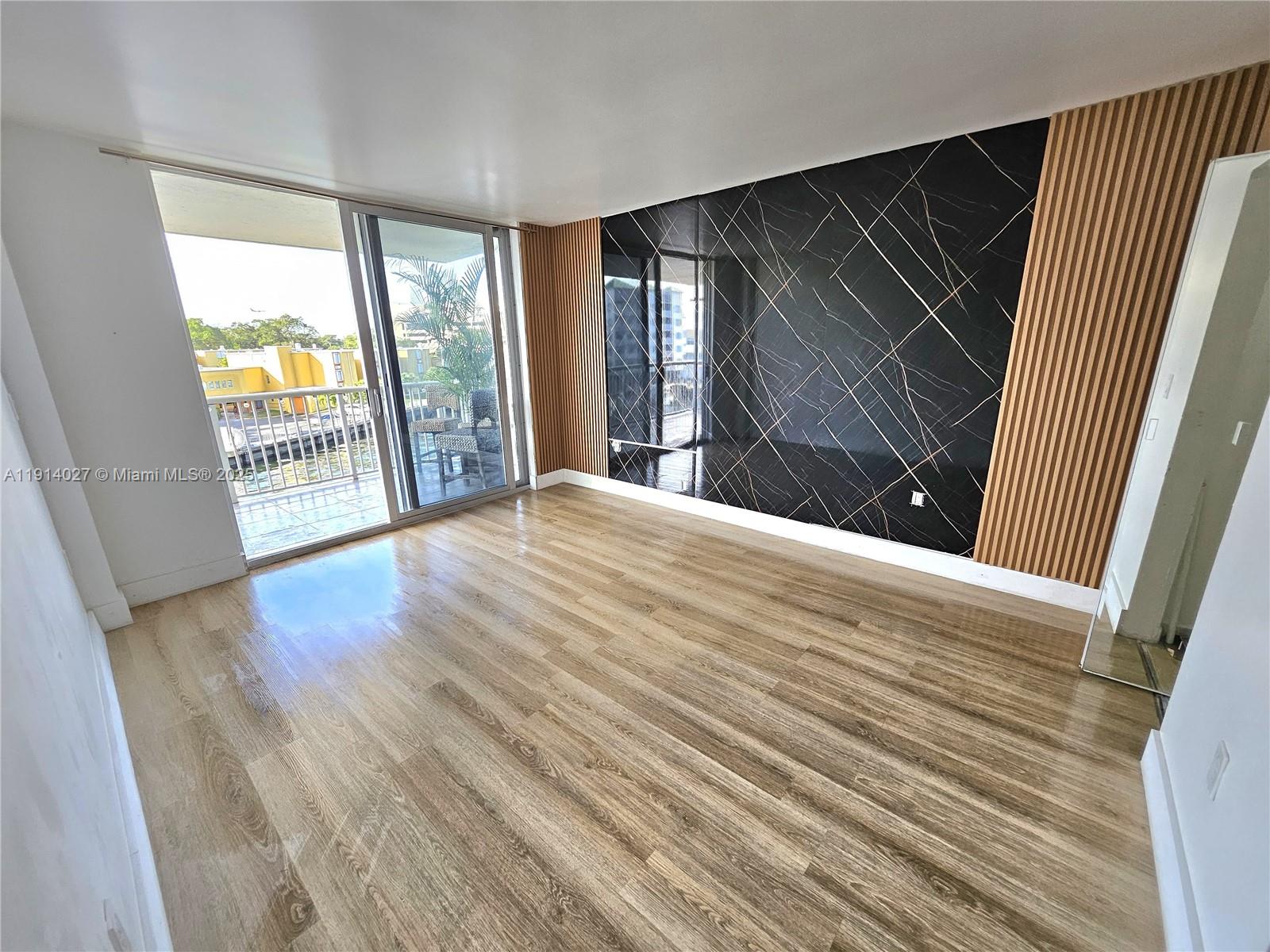 ISLA DEL MAR CONDO - Residential