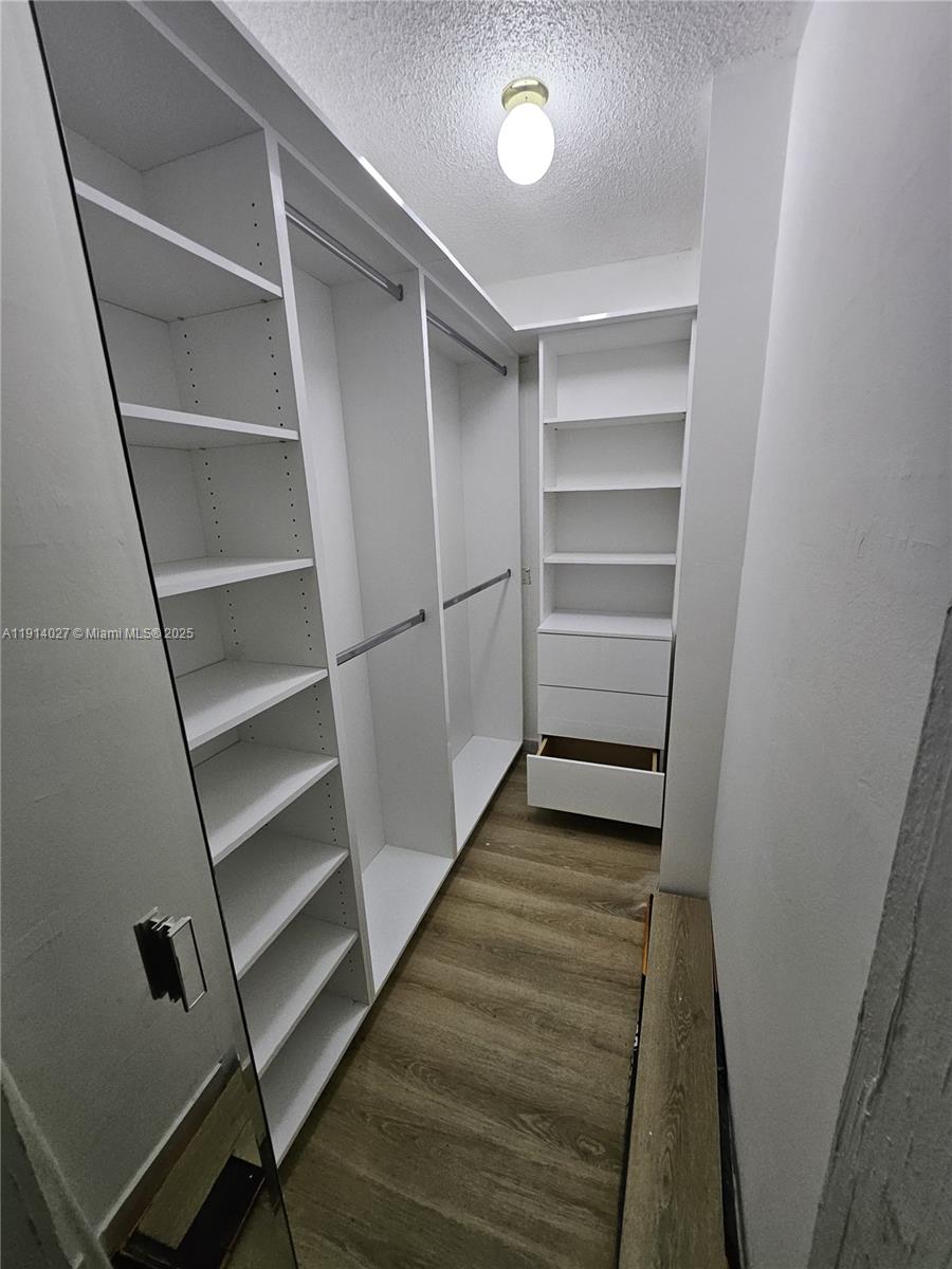 ISLA DEL MAR CONDO - Residential