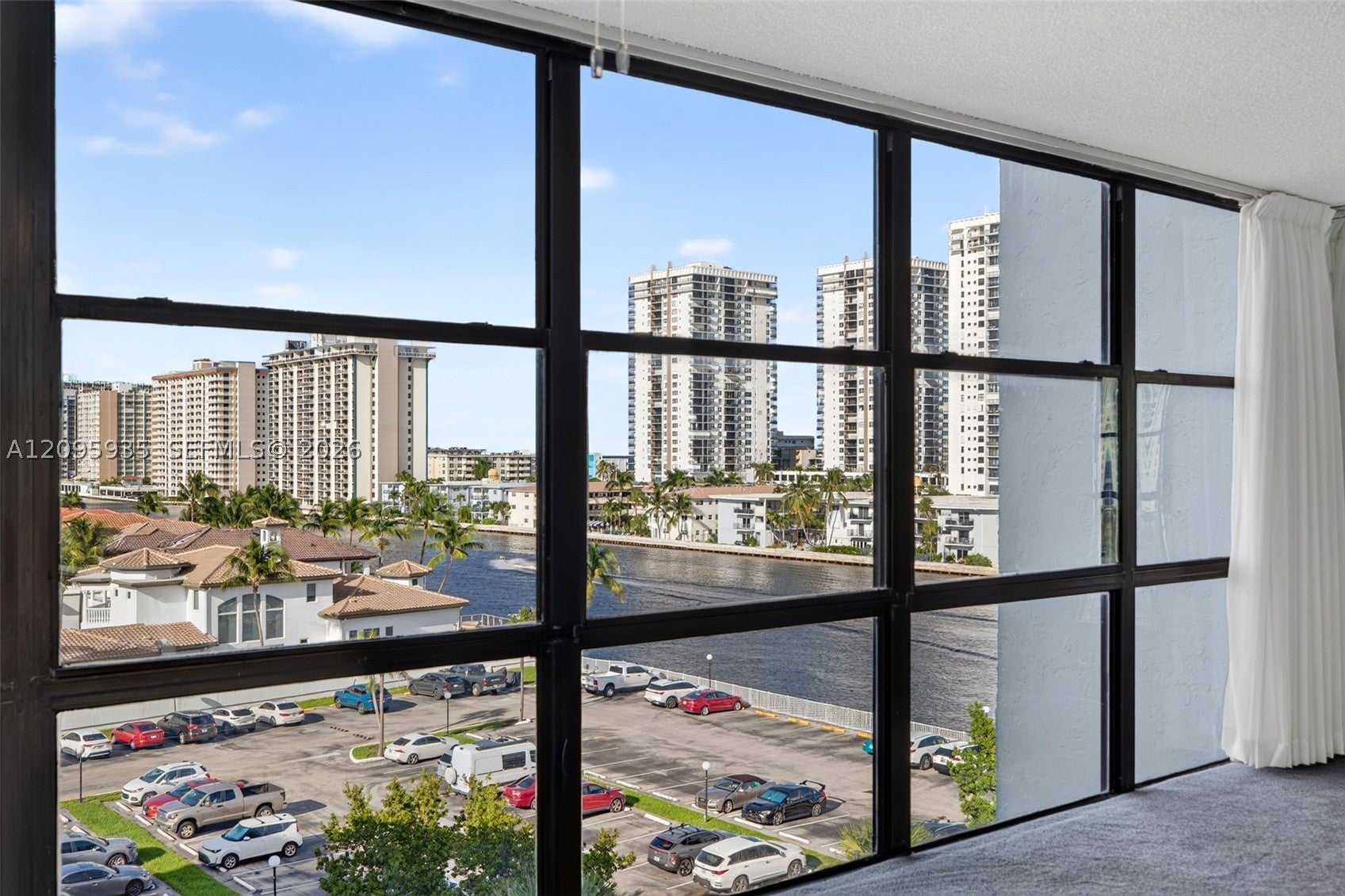 1000 Parkview Dr 715