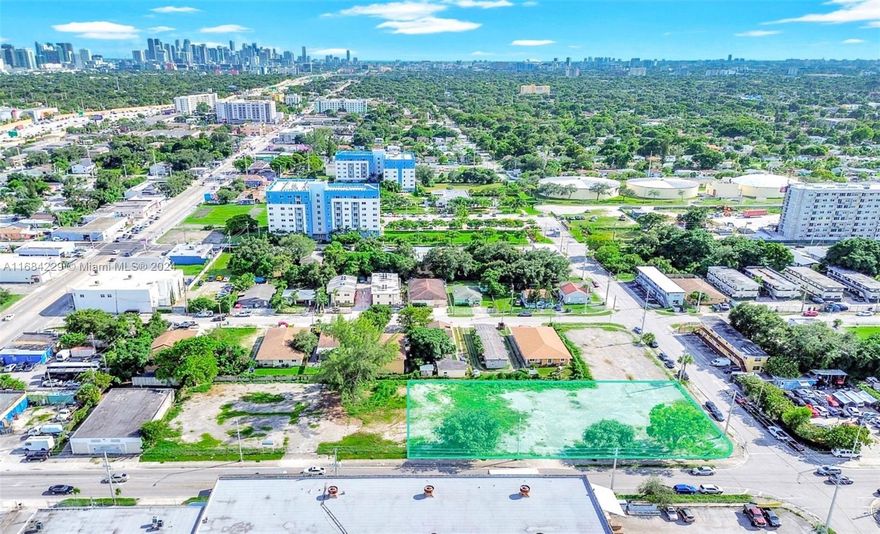 Rare opportunity to acquire 32,799 SF of industrial land in Miami's Little River. The property is ideal for industrial developments, small and Large bays, or Industrial outdoor storage (IOS). The Efficient layout and multiple access points can easily accommodate sports and entertainment uses such as Padel Tennis, Soccer, or other activities.