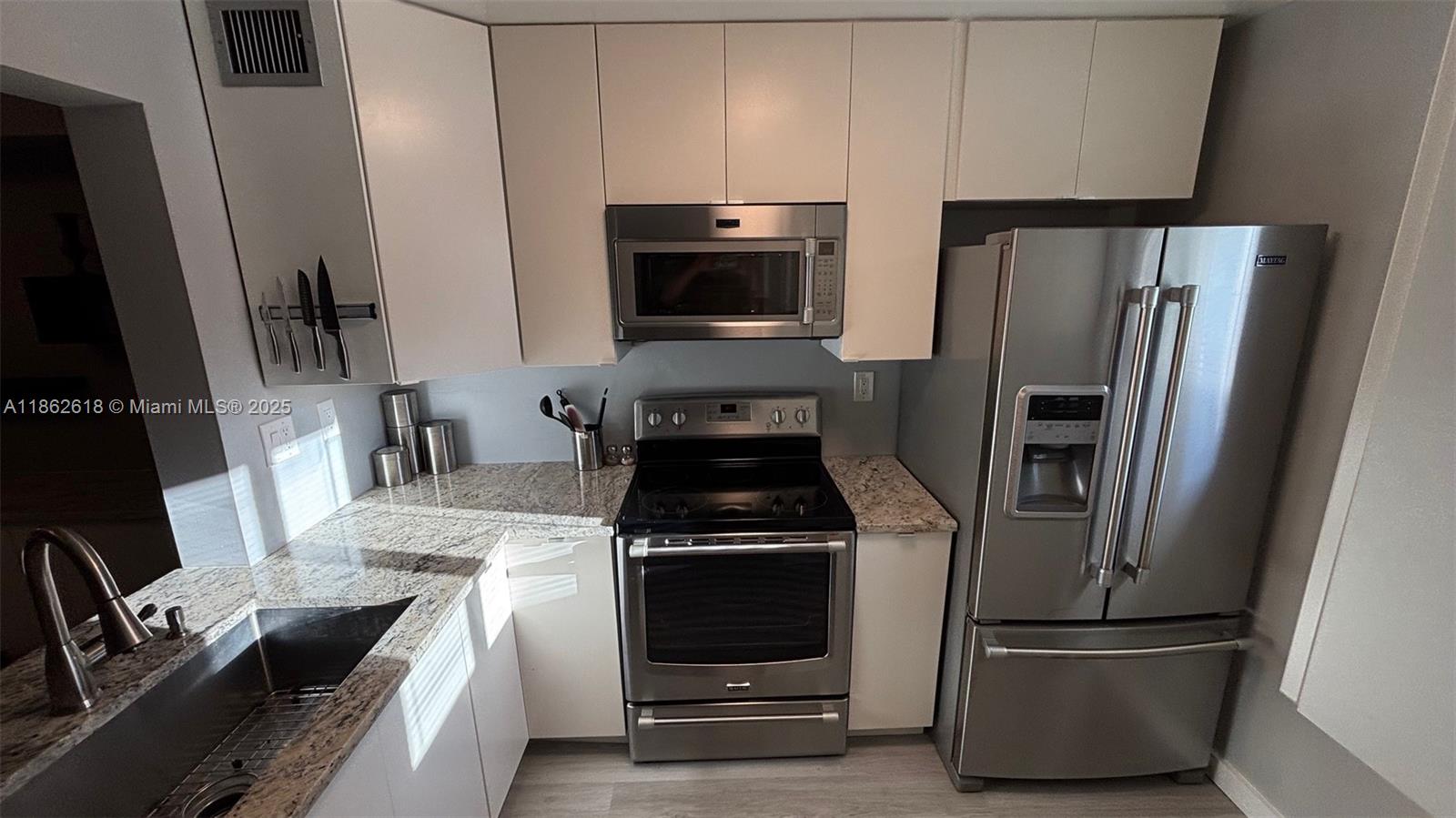 2761 S Oakland Forest Dr 103