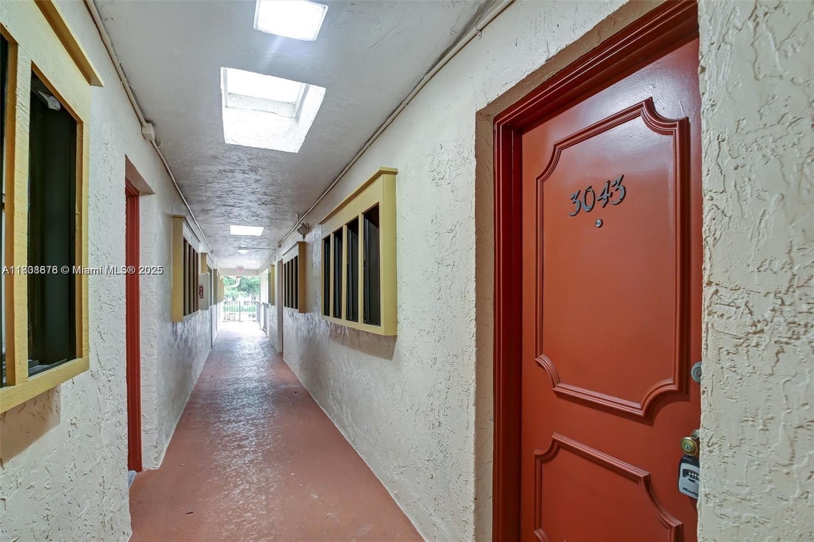 3043 Riverside Dr 222