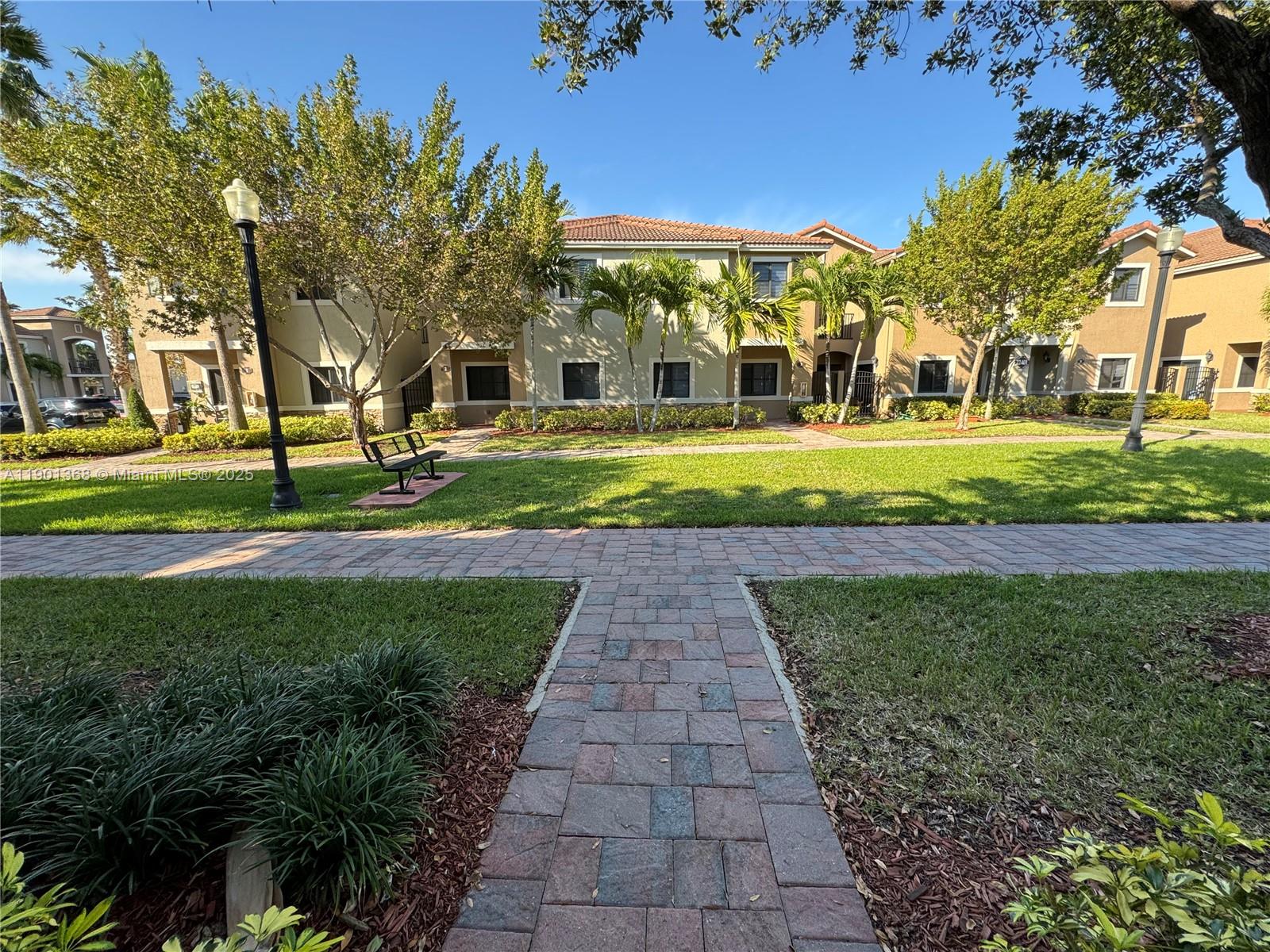 THE COURTS AT BAYSHORE I - Residential