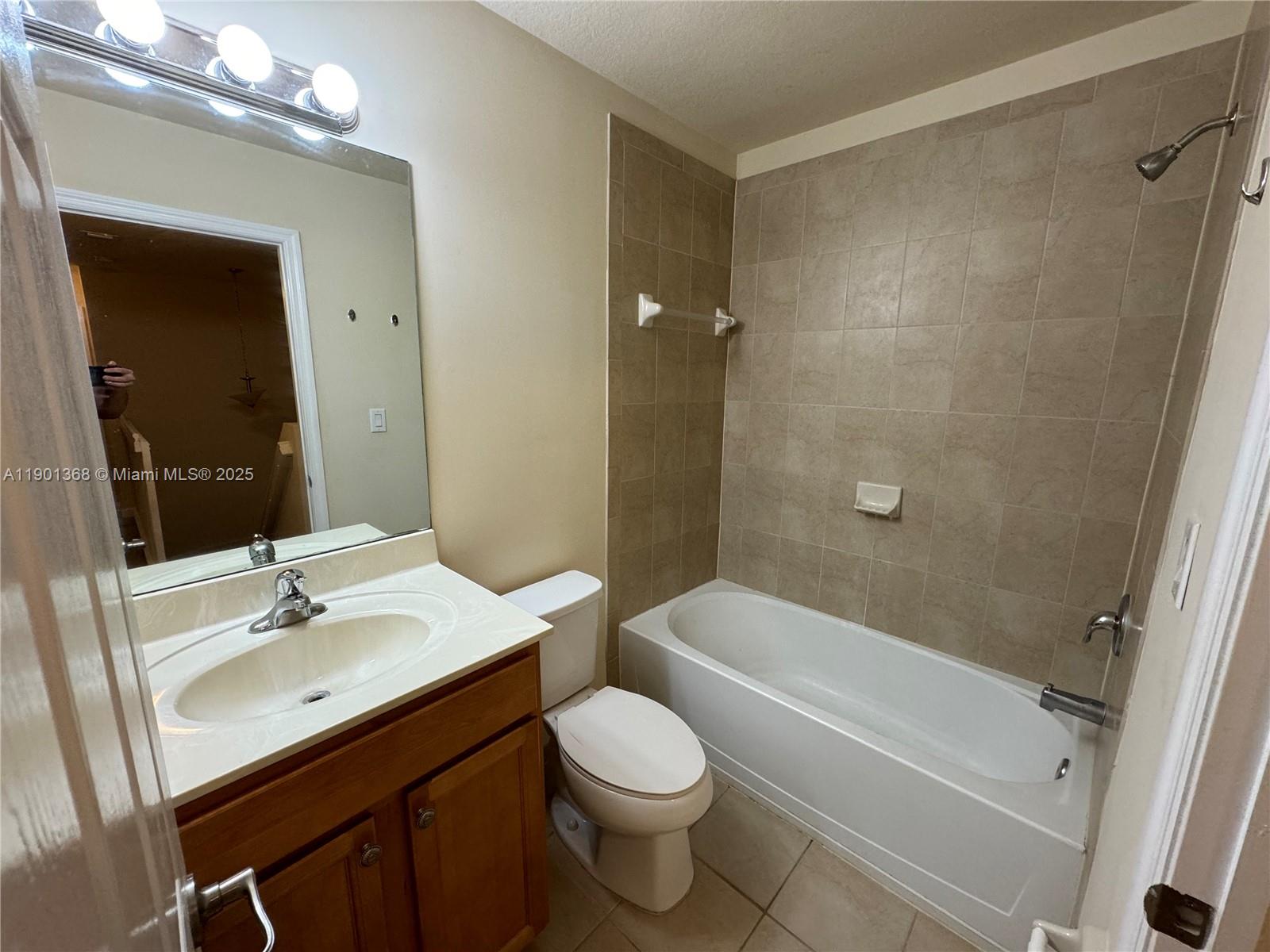 THE COURTS AT BAYSHORE I - Residential