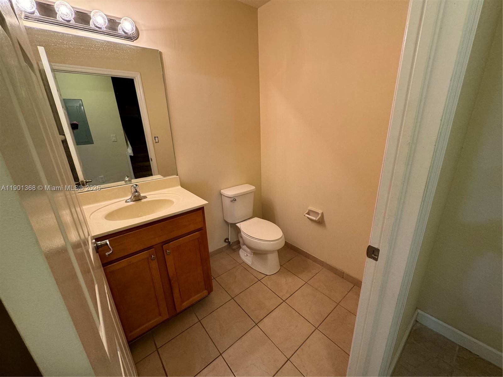 THE COURTS AT BAYSHORE I - Residential