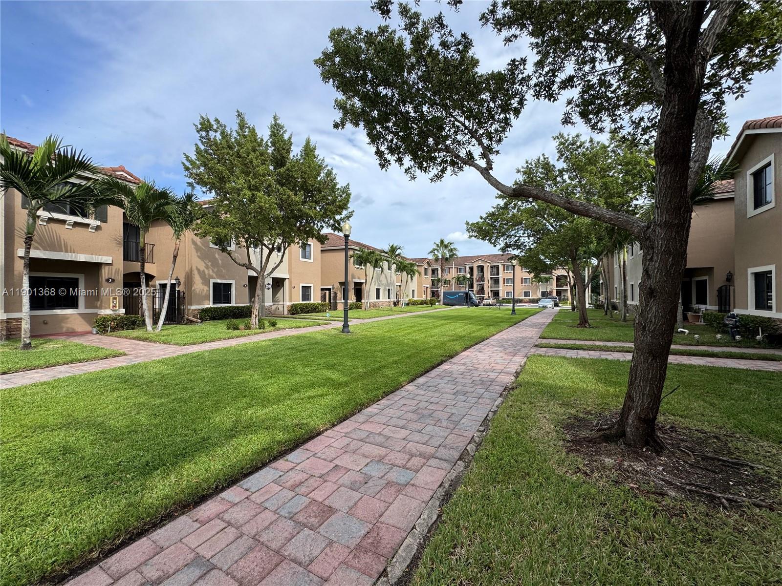 THE COURTS AT BAYSHORE I - Residential